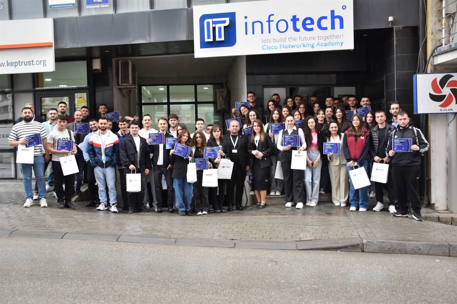 Ceremoni e certifikatave në Infotech Academy